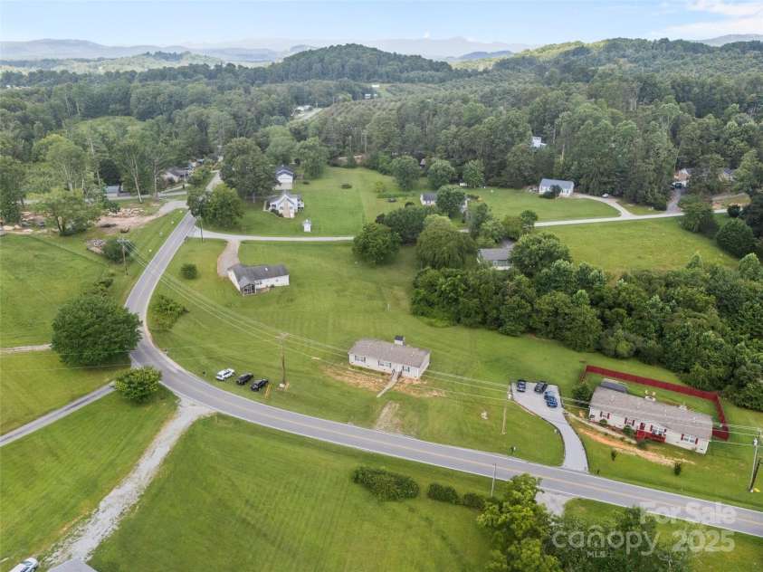 1291 Pace Road, Hendersonville, NC 28792.  MLS# CAR4282574, YatesRealty ID 26951. 