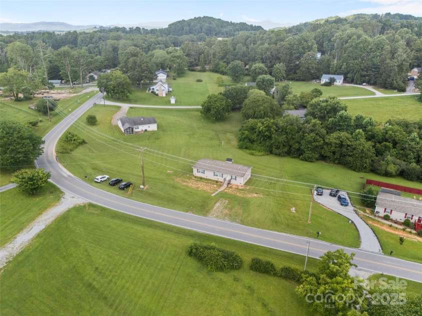 1291 Pace Road, Hendersonville, NC 28792.  MLS# CAR4282574, YatesRealty ID 26951. 