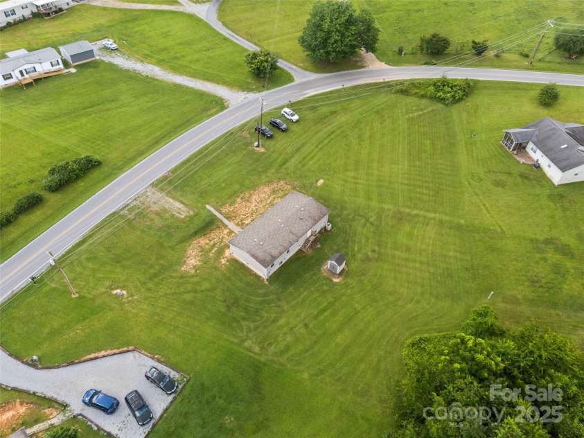 1291 Pace Road, Hendersonville, NC 28792.  MLS# CAR4282574, YatesRealty ID 26951. 