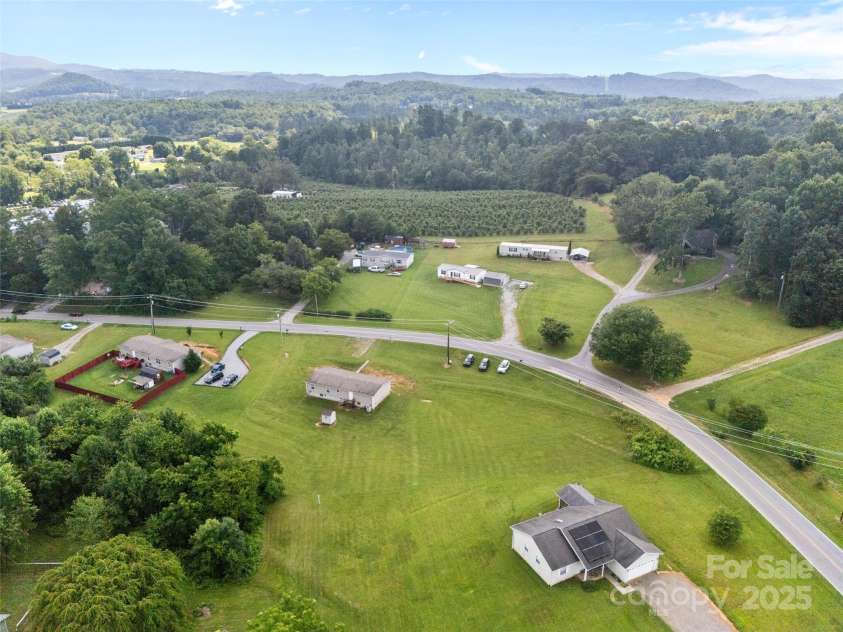 1291 Pace Road, Hendersonville, NC 28792.  MLS# CAR4282574, YatesRealty ID 26951. 