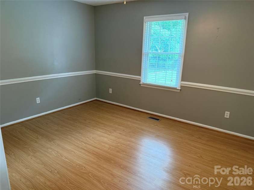 812 Whites Farm Road, Statesville, NC 28625.  MLS# CAR4386988, YatesRealty ID 26951. 