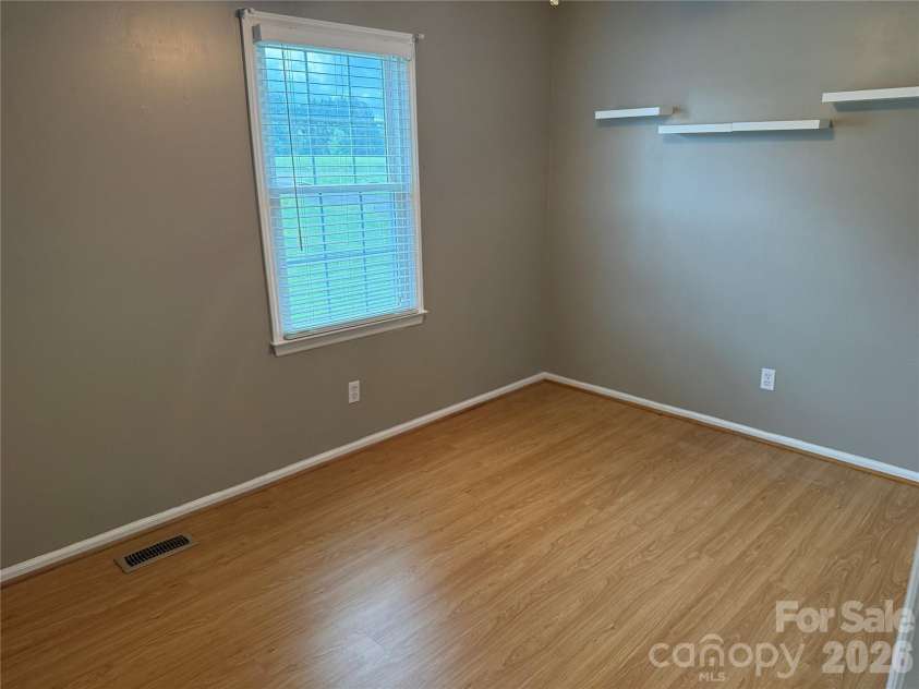 812 Whites Farm Road, Statesville, NC 28625.  MLS# CAR4386988, YatesRealty ID 26951. 