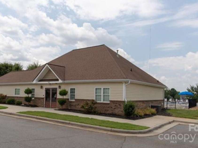 159 Saye Place, Mooresville, NC 28115.  MLS# CAR4255738, YatesRealty ID 26952. Clubhouse