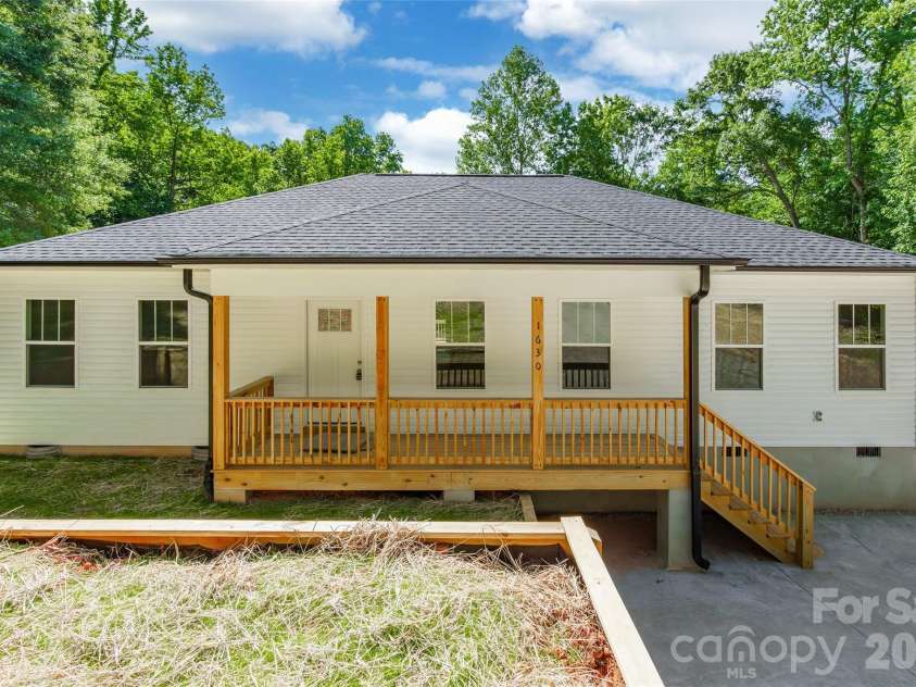 1630 Riddle Road, Clover, SC 29710.  MLS# CAR4388573, YatesRealty ID 26952. 