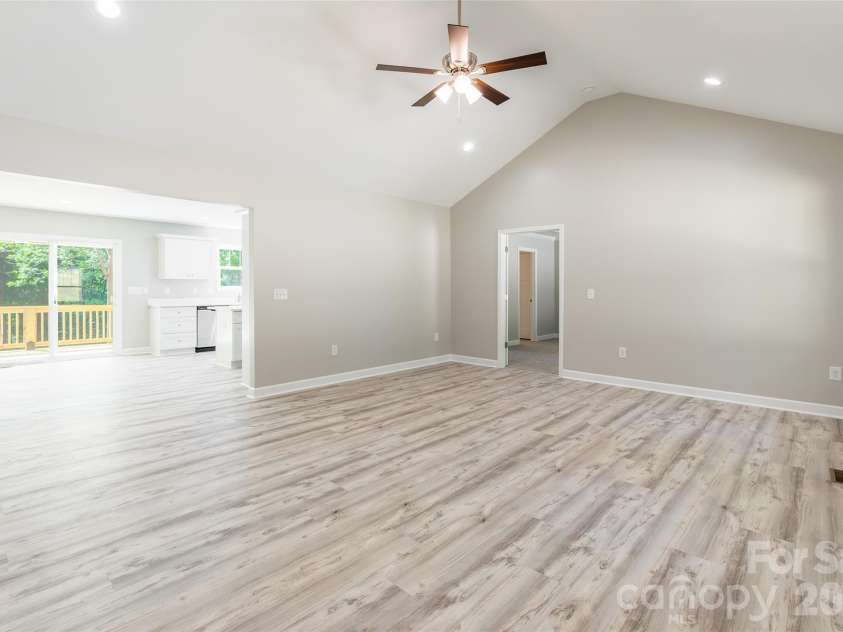 1630 Riddle Road, Clover, SC 29710.  MLS# CAR4388573, YatesRealty ID 26952. 