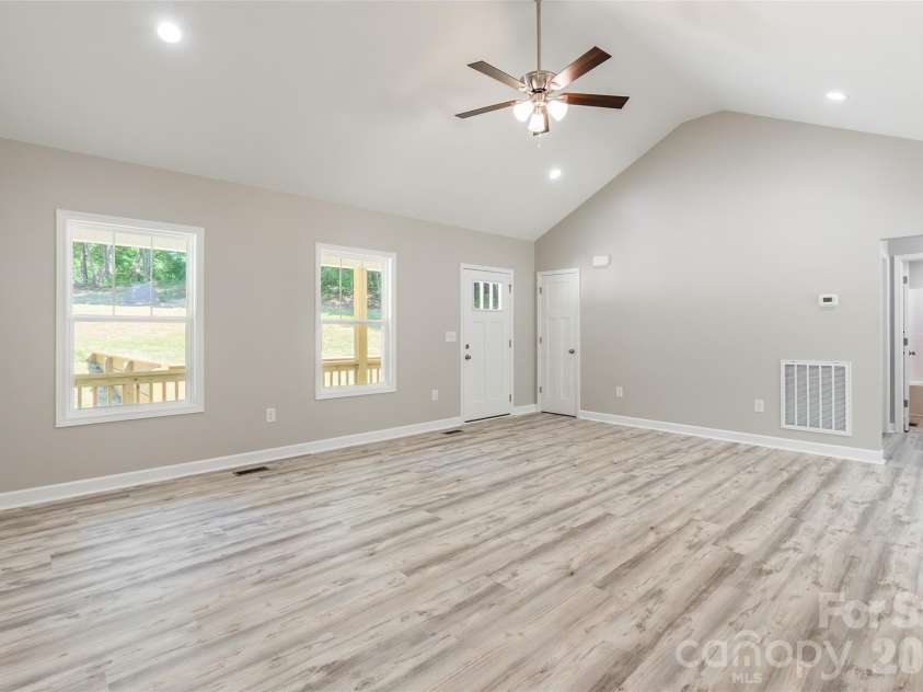 1630 Riddle Road, Clover, SC 29710.  MLS# CAR4388573, YatesRealty ID 26952. 