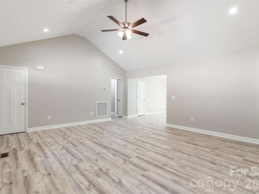 1630 Riddle Road, Clover, SC 29710.  MLS# CAR4388573, YatesRealty ID 26952. 