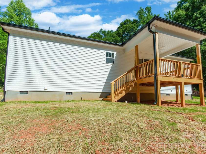 1630 Riddle Road, Clover, SC 29710.  MLS# CAR4388573, YatesRealty ID 26952. 