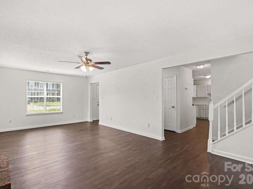 12127 Landing Green Drive, Charlotte, NC 28277.  MLS# CAR4385042, YatesRealty ID 26953. 