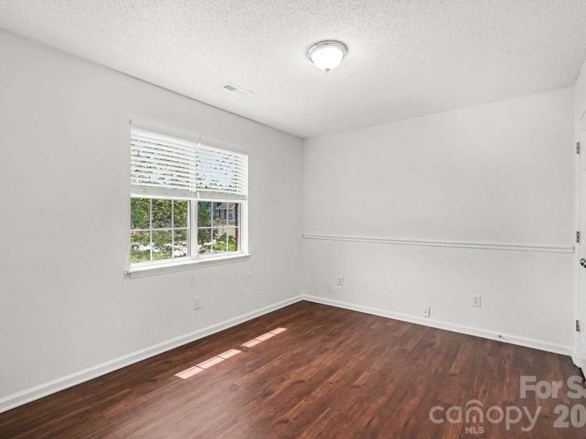 12127 Landing Green Drive, Charlotte, NC 28277.  MLS# CAR4385042, YatesRealty ID 26953. 
