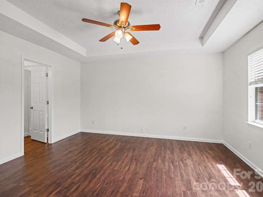 12127 Landing Green Drive, Charlotte, NC 28277.  MLS# CAR4385042, YatesRealty ID 26953. 