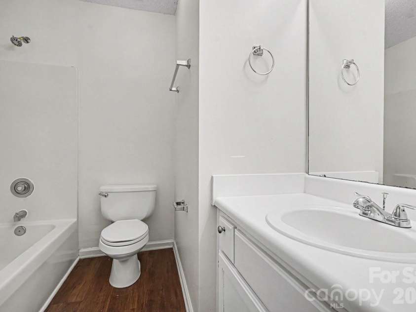 12127 Landing Green Drive, Charlotte, NC 28277.  MLS# CAR4385042, YatesRealty ID 26953. 