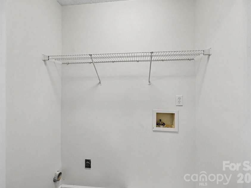 12127 Landing Green Drive, Charlotte, NC 28277.  MLS# CAR4385042, YatesRealty ID 26953. 