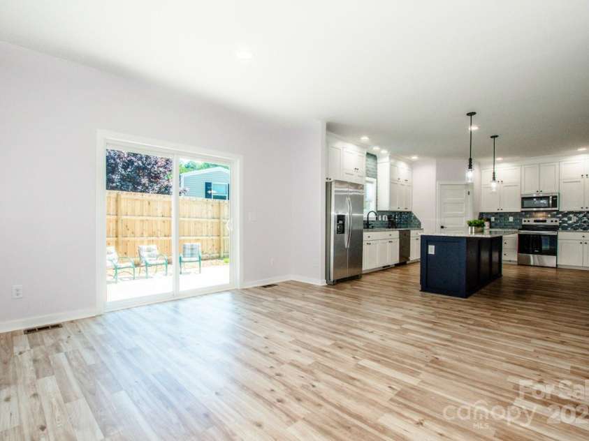 7039 Executive Circle, Denver, NC 28037.  MLS# CAR4275891, YatesRealty ID 26953. 