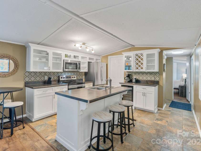 3539 Tee Street, Sherrills Ford, NC 28673.  MLS# CAR4282300, YatesRealty ID 26954. 