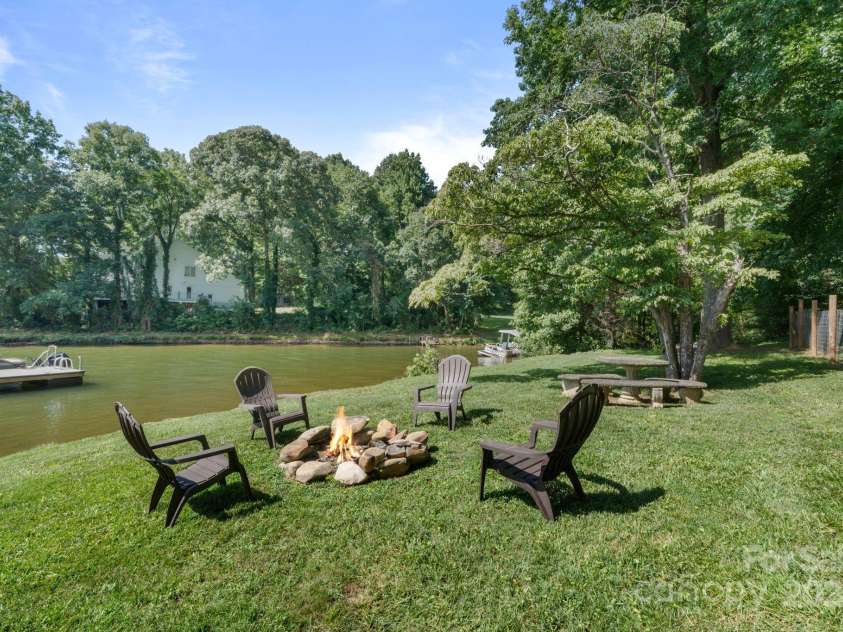 3539 Tee Street, Sherrills Ford, NC 28673.  MLS# CAR4282300, YatesRealty ID 26954. 