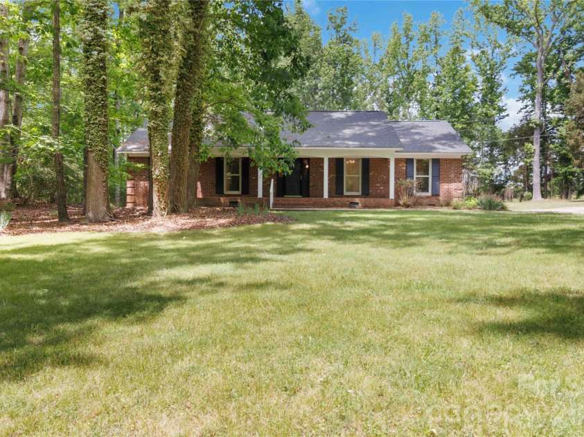 447 Partridge Place, York, SC 29745.  MLS# CAR4378725, YatesRealty ID 26954. 