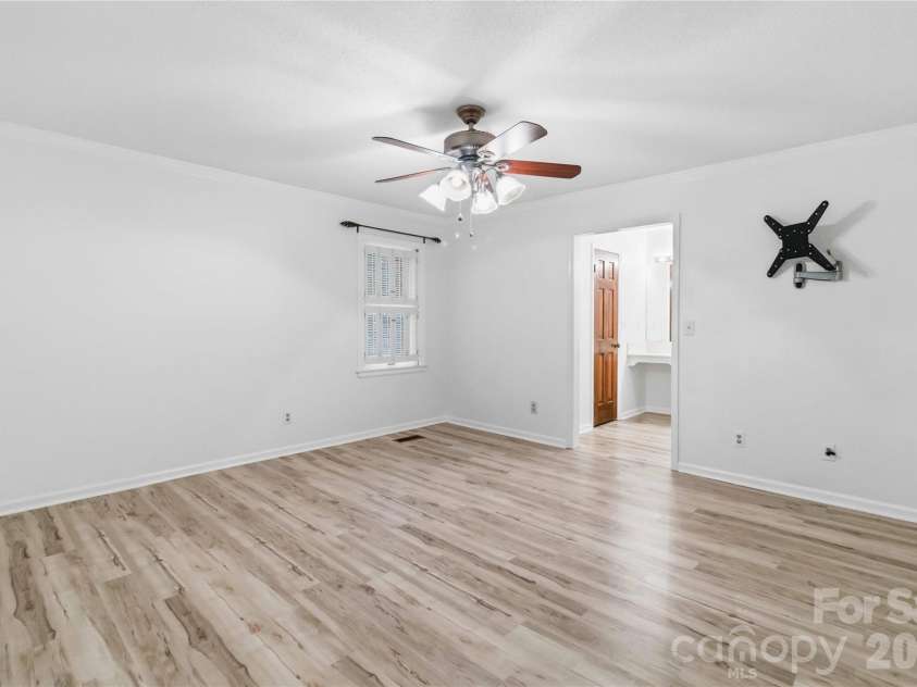 447 Partridge Place, York, SC 29745.  MLS# CAR4378725, YatesRealty ID 26954. 
