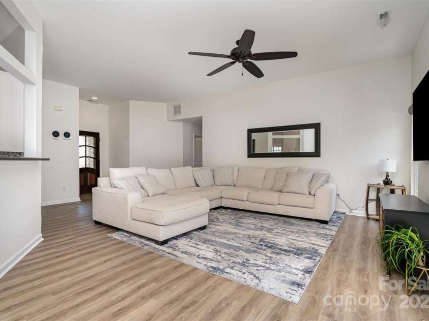 8000 Rachel Court, Waxhaw, NC 28173.  MLS# CAR4274622, YatesRealty ID 26955. 