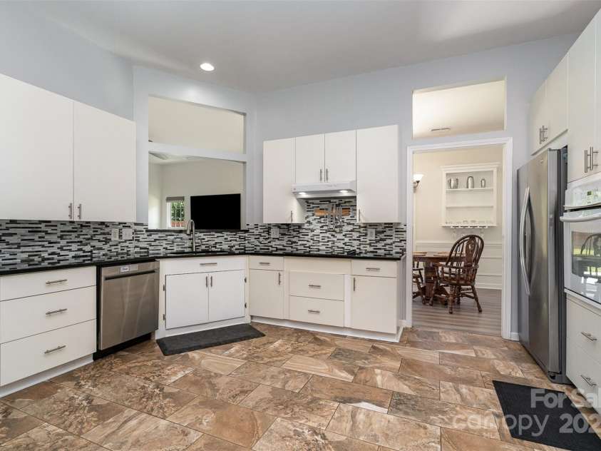 8000 Rachel Court, Waxhaw, NC 28173.  MLS# CAR4274622, YatesRealty ID 26955. 