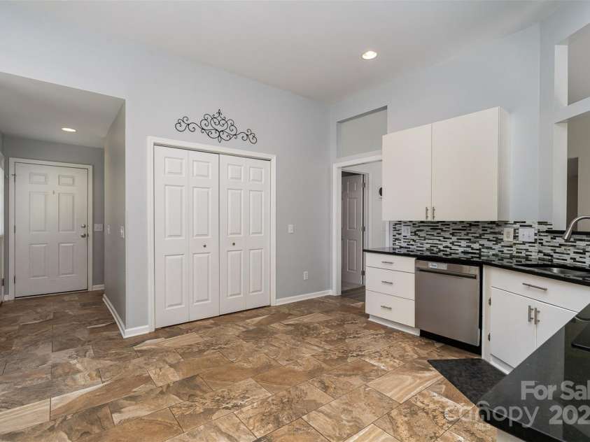 8000 Rachel Court, Waxhaw, NC 28173.  MLS# CAR4274622, YatesRealty ID 26955. 