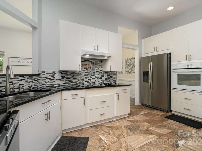 8000 Rachel Court, Waxhaw, NC 28173.  MLS# CAR4274622, YatesRealty ID 26955. 