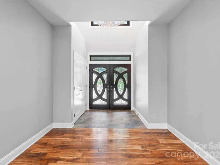 6233 Riviera Run Estates Drive, Hickory, NC 28601.  MLS# CAR4222327, YatesRealty ID 26956. 