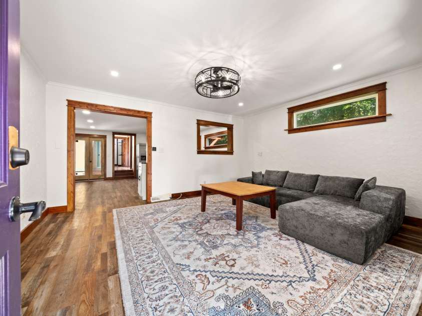 15 Deaver Drive, Asheville, NC 28806.  MLS# CAR4280300, YatesRealty ID 26958. 