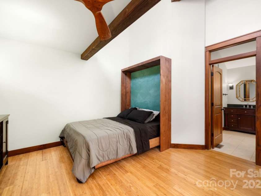 15 Deaver Drive, Asheville, NC 28806.  MLS# CAR4280300, YatesRealty ID 26958. Primary Bedroom with En-Suite Bathroom