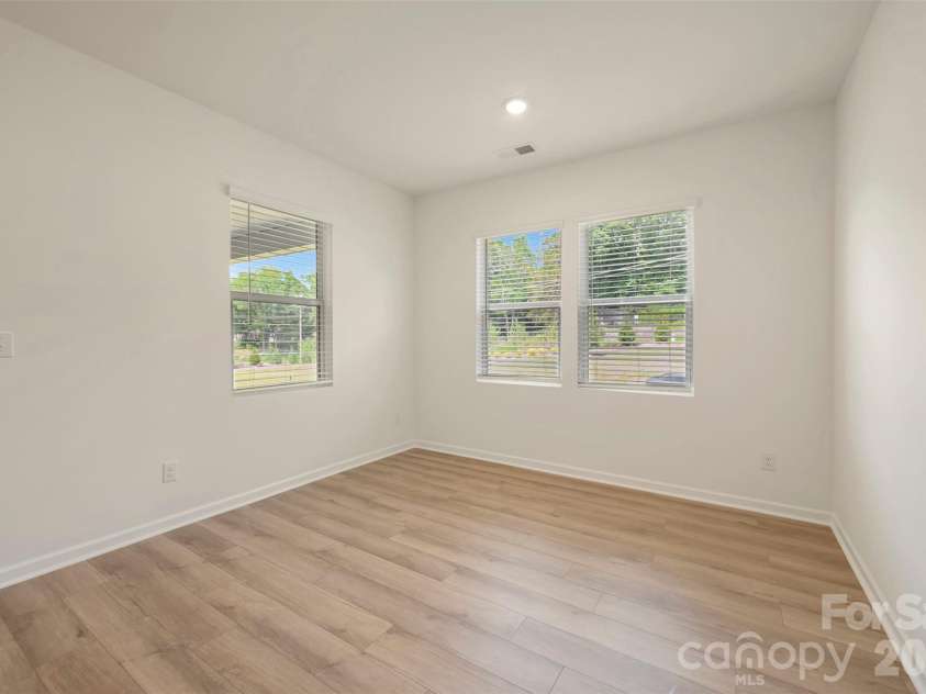 1727 Boulder Ridge Drive, Gastonia, NC 28052.  MLS# CAR4347089, YatesRealty ID 26958. Breakfast area