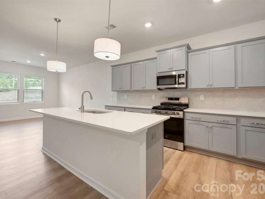 1727 Boulder Ridge Drive, Gastonia, NC 28052.  MLS# CAR4347089, YatesRealty ID 26958. Kitchen