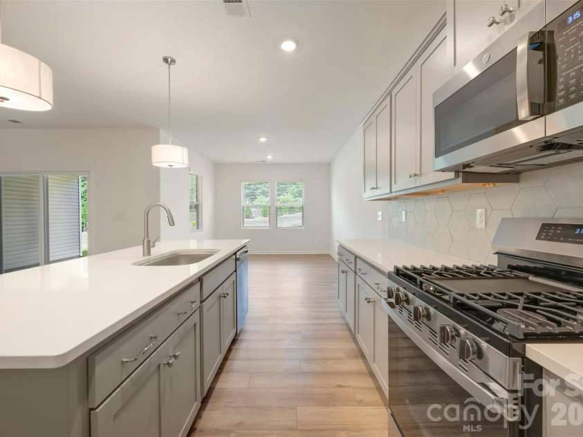 1727 Boulder Ridge Drive, Gastonia, NC 28052.  MLS# CAR4347089, YatesRealty ID 26958. Kitchen
