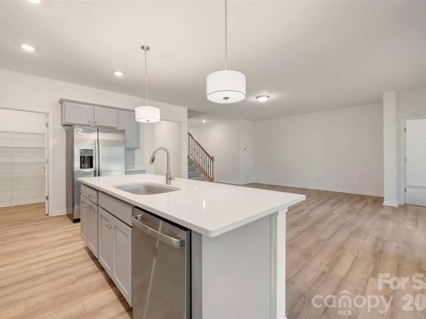 1727 Boulder Ridge Drive, Gastonia, NC 28052.  MLS# CAR4347089, YatesRealty ID 26958. Kitchen