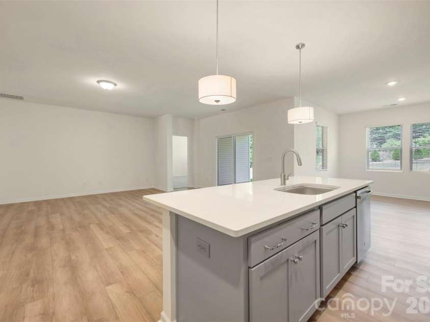 1727 Boulder Ridge Drive, Gastonia, NC 28052.  MLS# CAR4347089, YatesRealty ID 26958. Kitchen