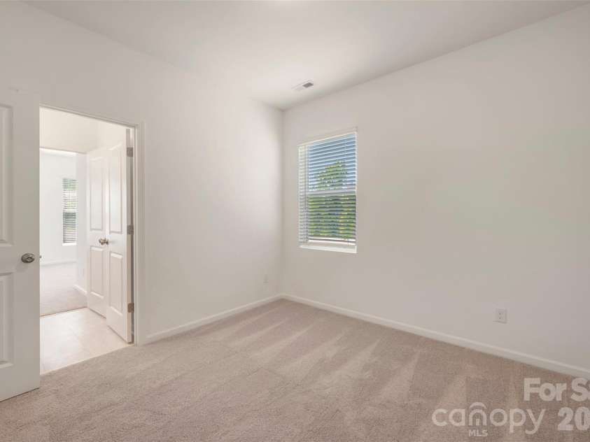1727 Boulder Ridge Drive, Gastonia, NC 28052.  MLS# CAR4347089, YatesRealty ID 26958. Owner's suite