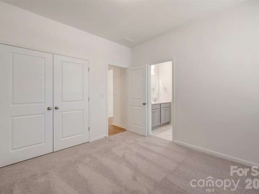 1727 Boulder Ridge Drive, Gastonia, NC 28052.  MLS# CAR4347089, YatesRealty ID 26958. Owner's suite