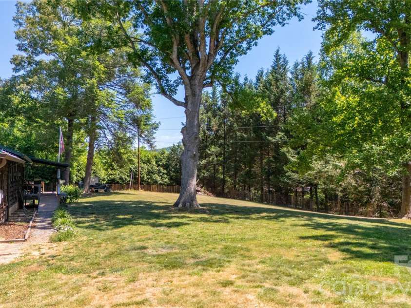 47 Johnson Drive, Marion, NC 28752.  MLS# CAR4386207, YatesRealty ID 26959. 