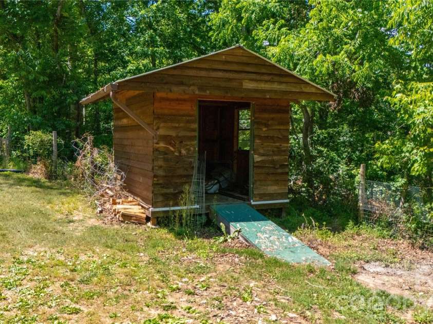 47 Johnson Drive, Marion, NC 28752.  MLS# CAR4386207, YatesRealty ID 26959. 