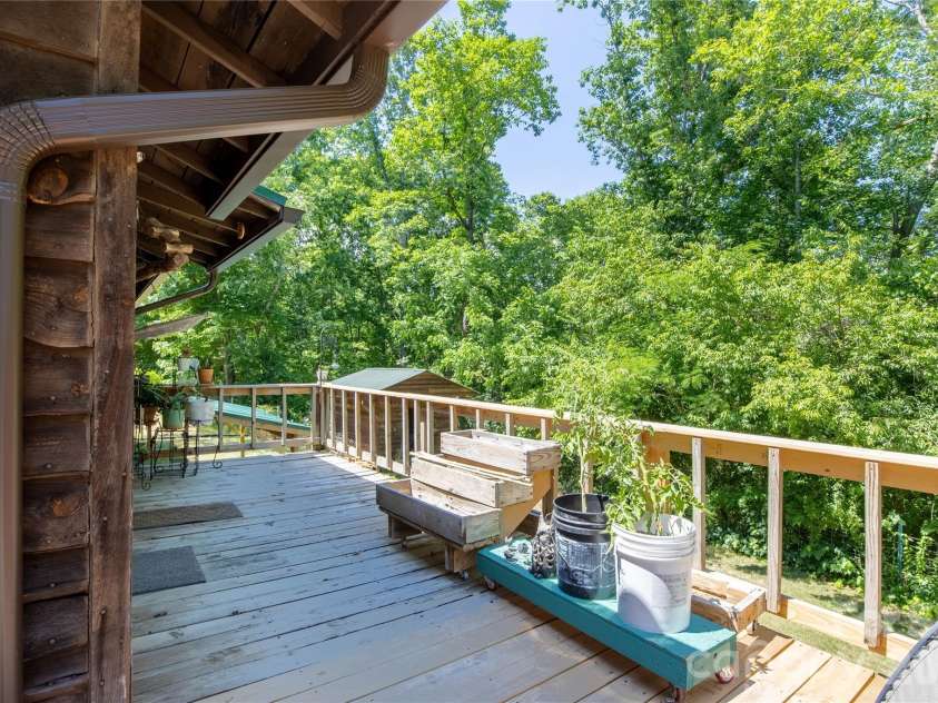 47 Johnson Drive, Marion, NC 28752.  MLS# CAR4386207, YatesRealty ID 26959. 