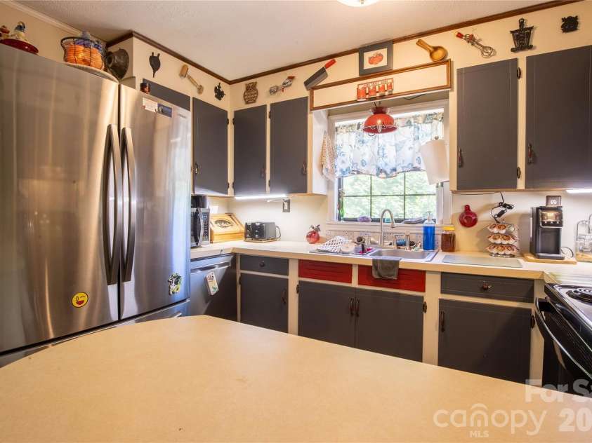 47 Johnson Drive, Marion, NC 28752.  MLS# CAR4386207, YatesRealty ID 26959. 