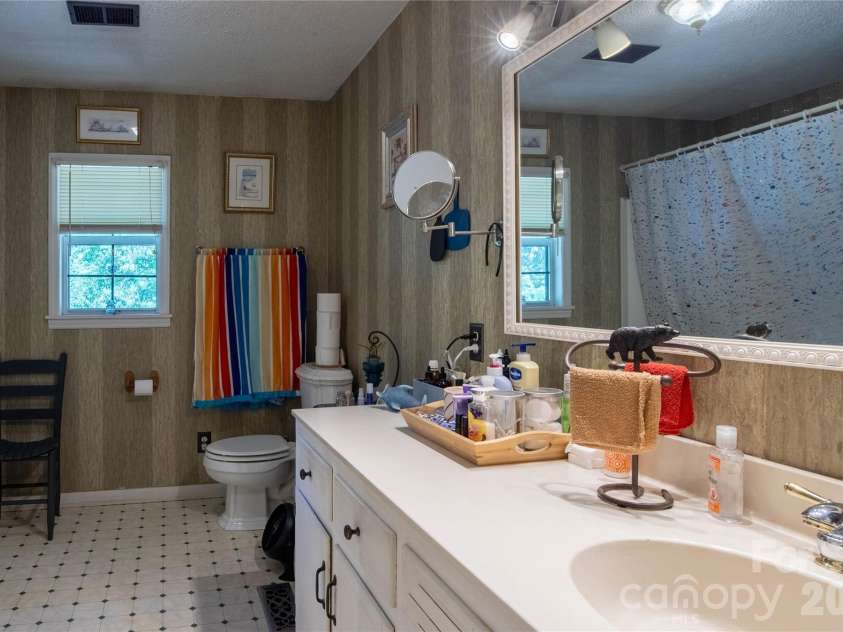 47 Johnson Drive, Marion, NC 28752.  MLS# CAR4386207, YatesRealty ID 26959. 
