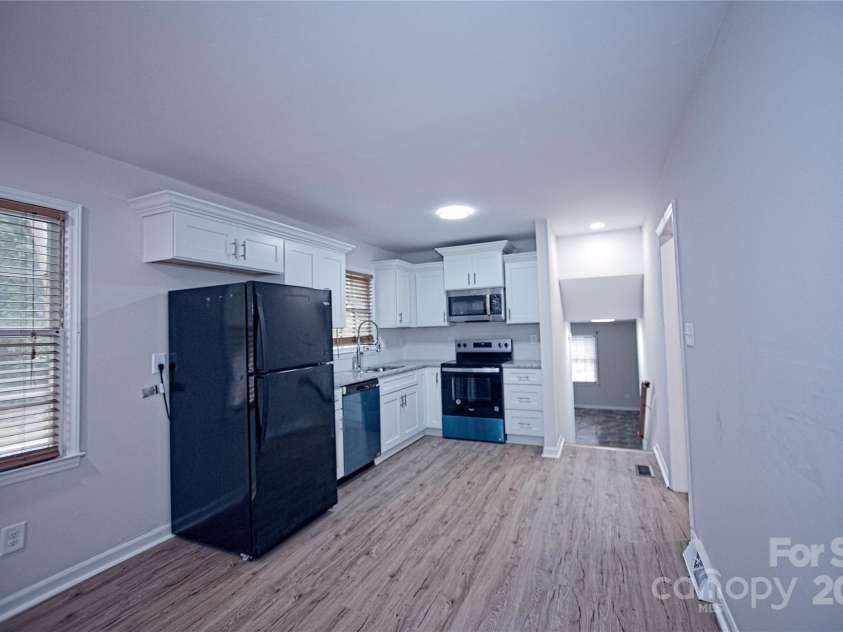 6212 Snowcrest Court, Charlotte, NC 28212.  MLS# CAR4291325, YatesRealty ID 26959. 