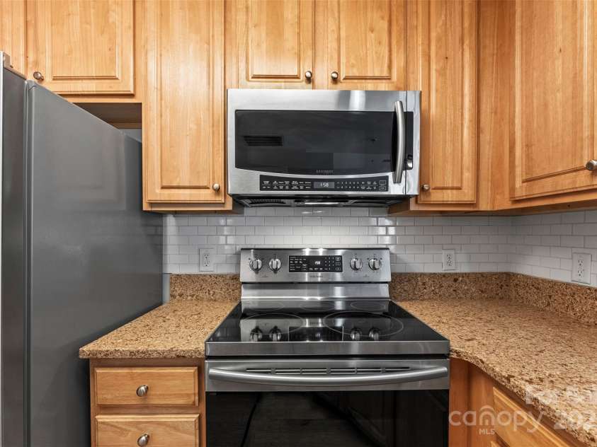 6464 Park Pond Drive, Charlotte, NC 28262.  MLS# CAR4222137, YatesRealty ID 2696. 