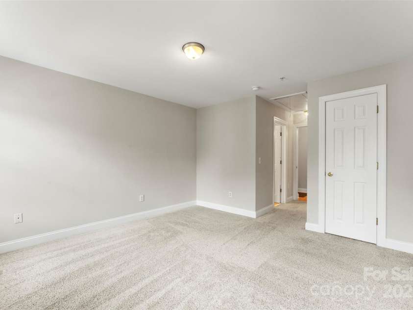 6464 Park Pond Drive, Charlotte, NC 28262.  MLS# CAR4222137, YatesRealty ID 2696. 