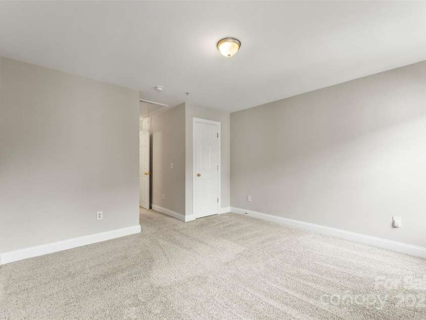 6464 Park Pond Drive, Charlotte, NC 28262.  MLS# CAR4222137, YatesRealty ID 2696. 