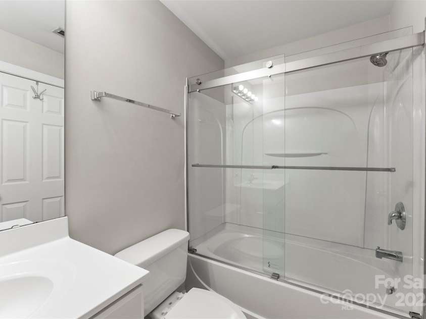 6464 Park Pond Drive, Charlotte, NC 28262.  MLS# CAR4222137, YatesRealty ID 2696. 