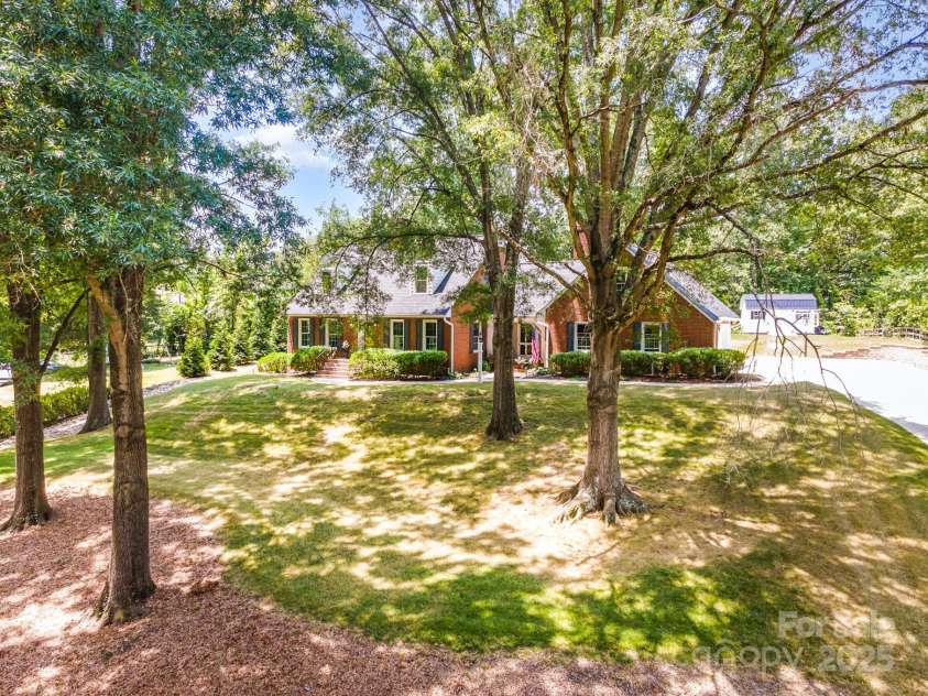 404 Bethel Drive, Salisbury, NC 28144.  MLS# CAR4275816, YatesRealty ID 26960. 