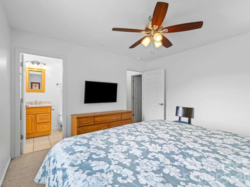 533 Lemons Branch Road, Bryson City, NC 28713.  MLS# CAR4385396, YatesRealty ID 26961. 