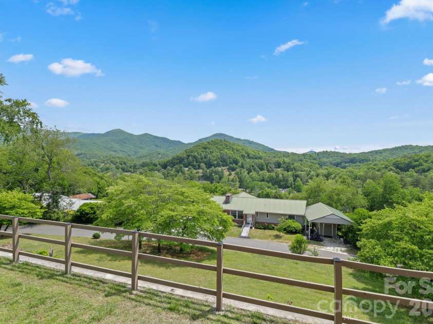 533 Lemons Branch Road, Bryson City, NC 28713.  MLS# CAR4385396, YatesRealty ID 26961. 