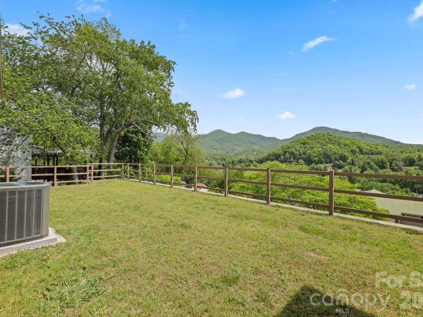 533 Lemons Branch Road, Bryson City, NC 28713.  MLS# CAR4385396, YatesRealty ID 26961. 